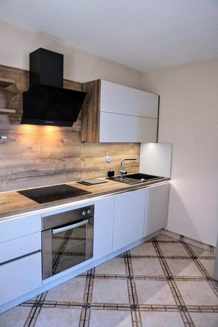 Apartment Stefica Crveni Vrh Zewnętrze zdjęcie
